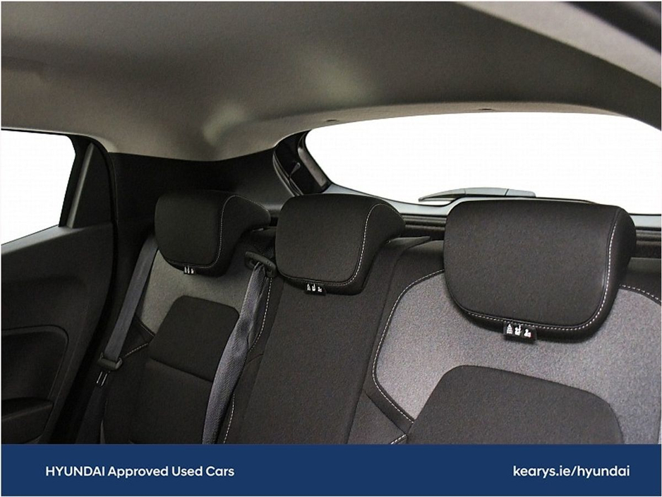 2025 Renault Clio - image 10