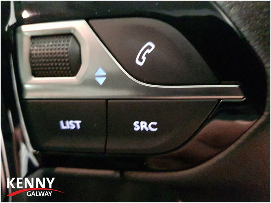 2022 Peugeot 5008 - image 25