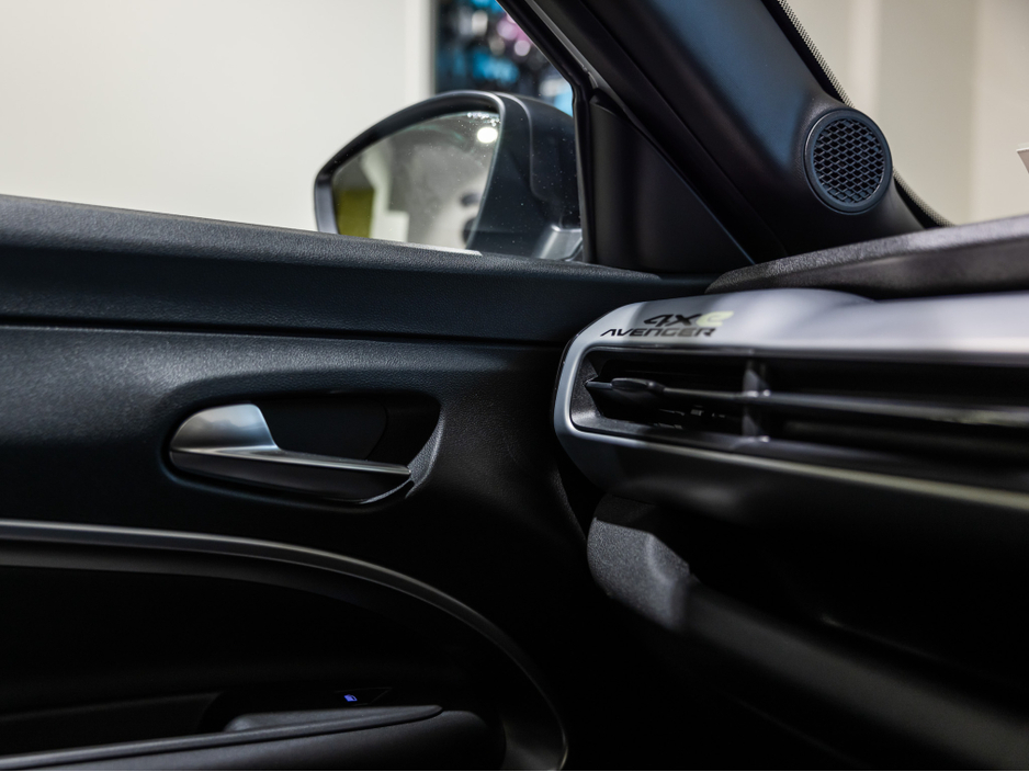 2026 Jeep Avenger 4XE Upland €39,995