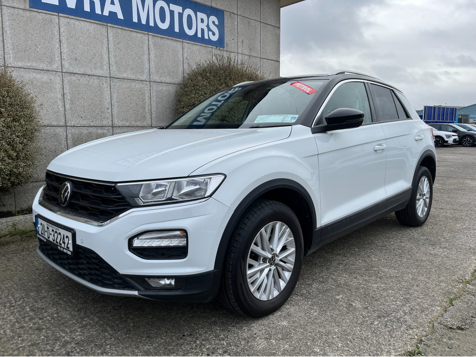 2021 Volkswagen T-Roc - image 5