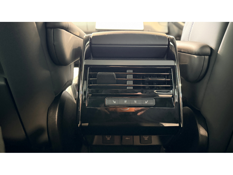 2025 Land Rover Range Rover - image 14