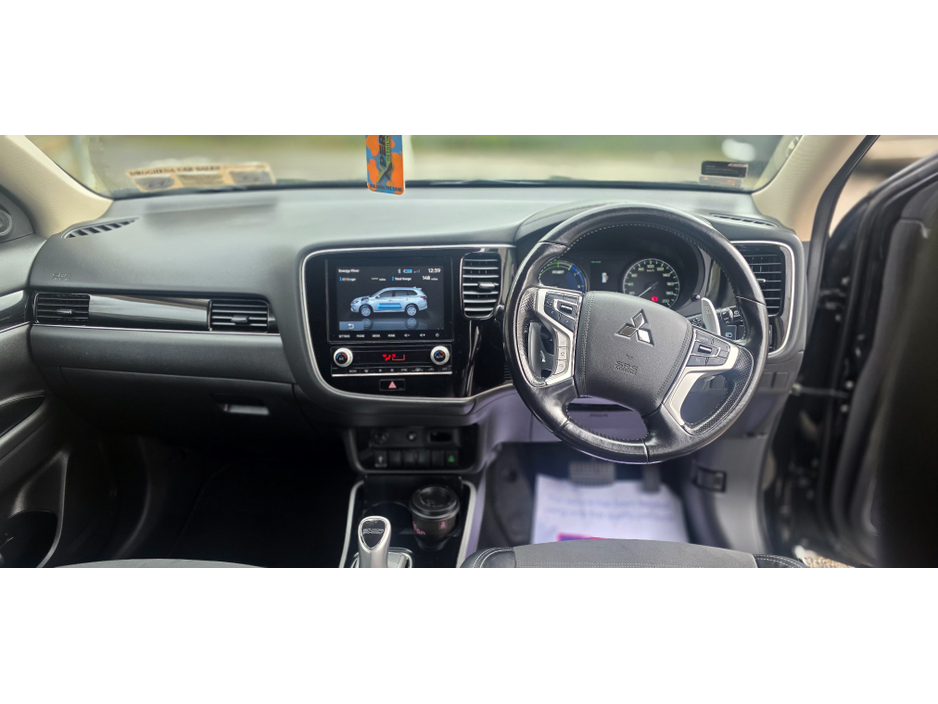 2020 Mitsubishi Outlander - image 8