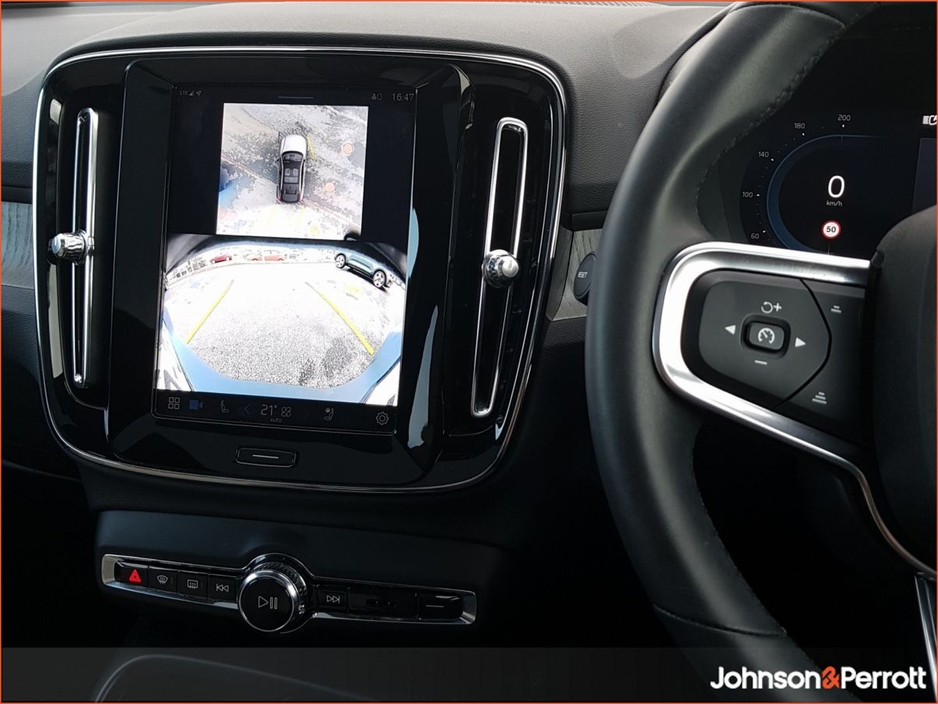 2025 Volvo EC40 - image 22