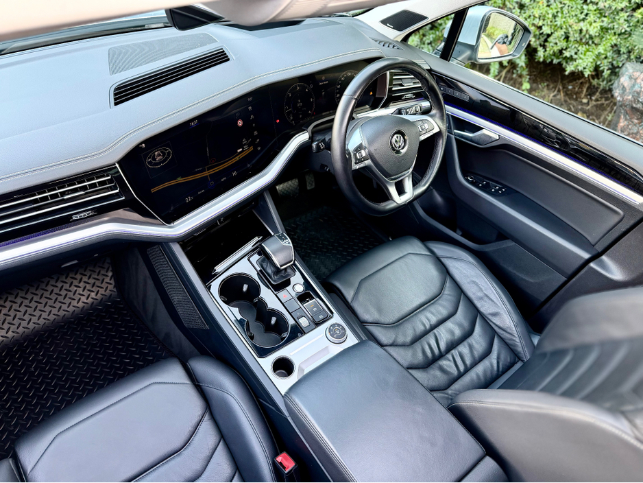 2018 Volkswagen Touareg D R-LE 3.0 TDI 4M 286HP 5DR AUTO €52,950