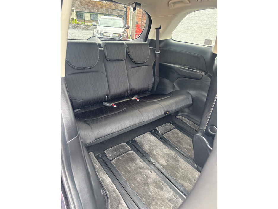 2016 Honda Odyssey - image 8