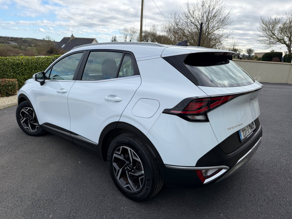 2023 Kia Sportage - image 8