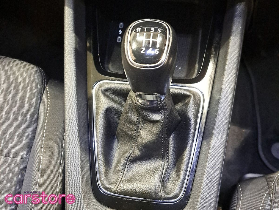 2021 Skoda Octavia - image 16