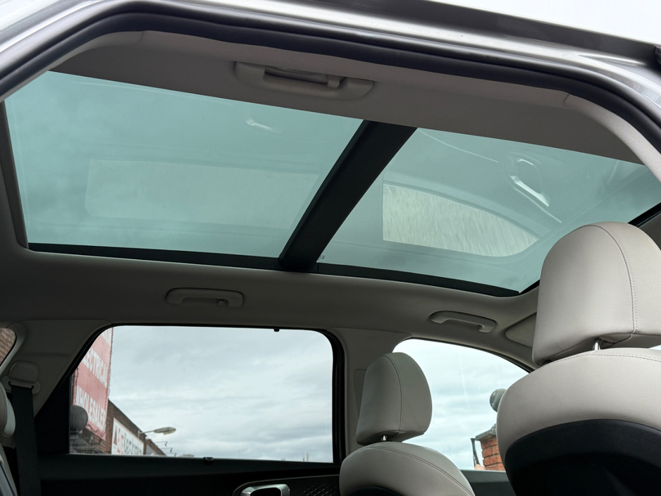 2021 Kia Sorento - image 25