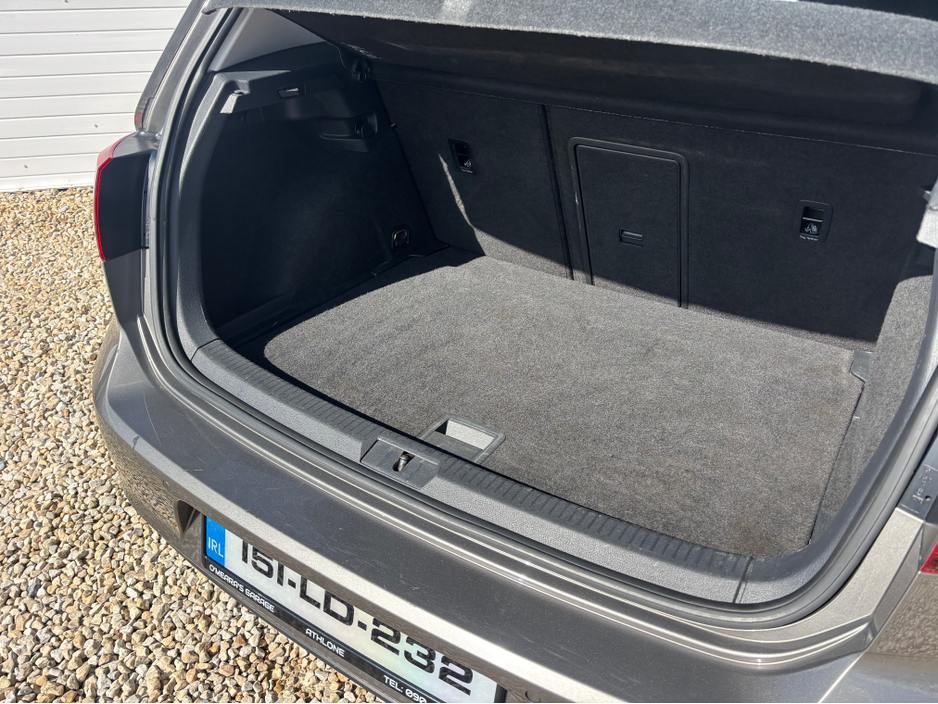 2015 Volkswagen Golf - image 7