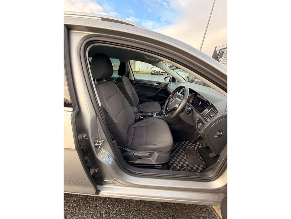 2019 Volkswagen Golf  €17,000
