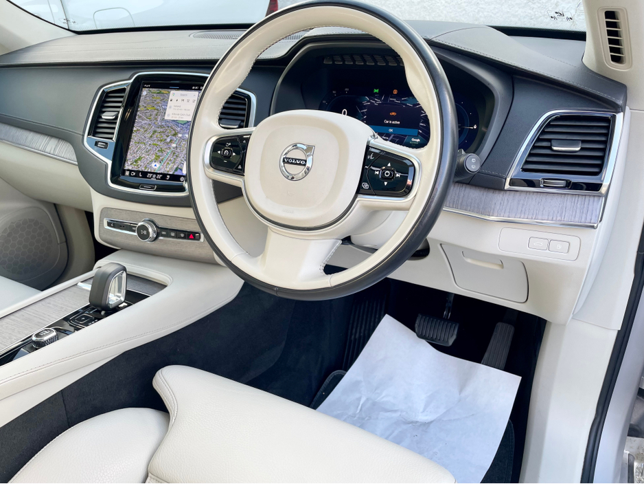 2023 Volvo XC90 - image 9