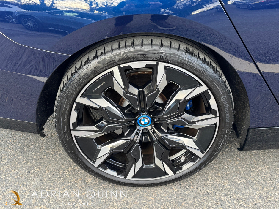 2024 BMW 5 Series - image 8