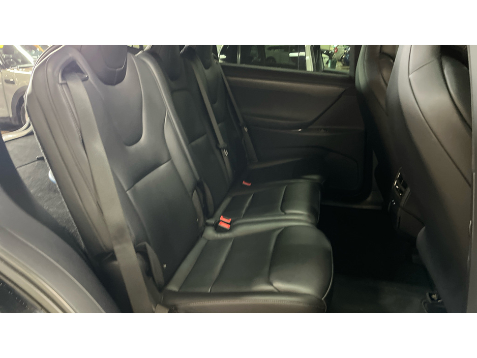 2019 Tesla Model X - image 4