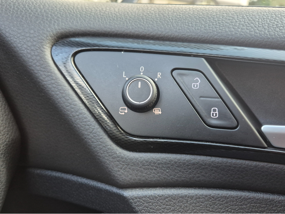 2014 Volkswagen Golf GTI Performance - 230BHP - 19 Inch "Santiago" Alloys - Electronic Differential Lock - Larger Brakes With GTI Branding - Two Keys - 12 Month Warranty €18,950