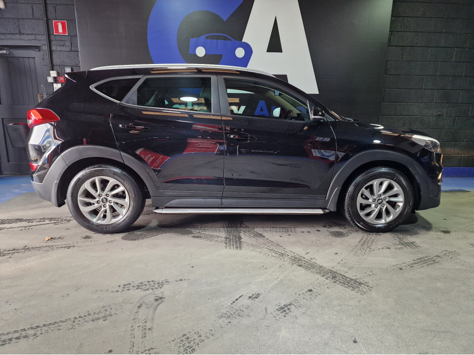 2017 Hyundai Tucson - image 11