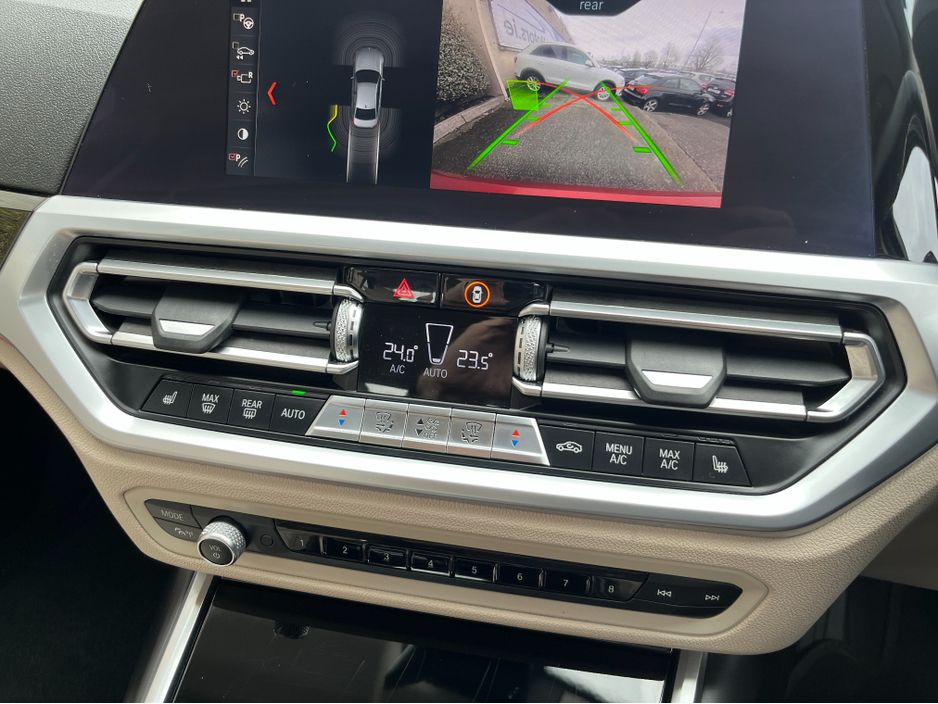 2019 BMW 3 Series - image 18