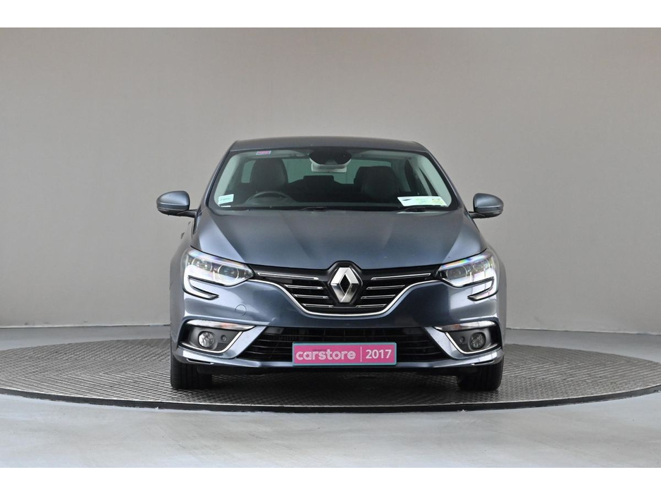 2017 Renault Megane - image 2