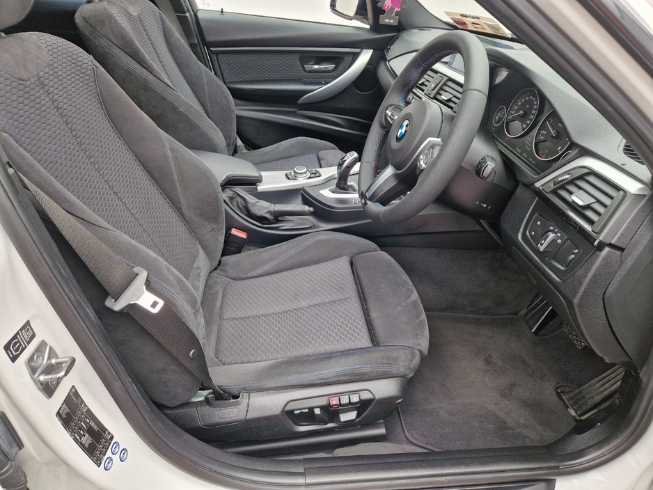 2013 BMW 3 Series - image 26