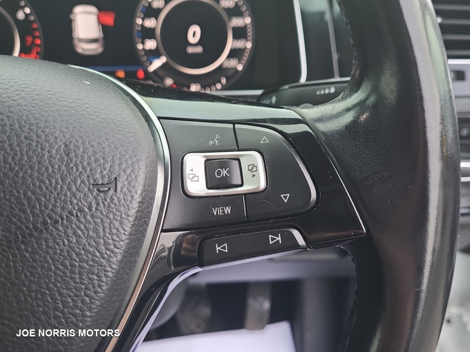 2020 Volkswagen Golf - image 22