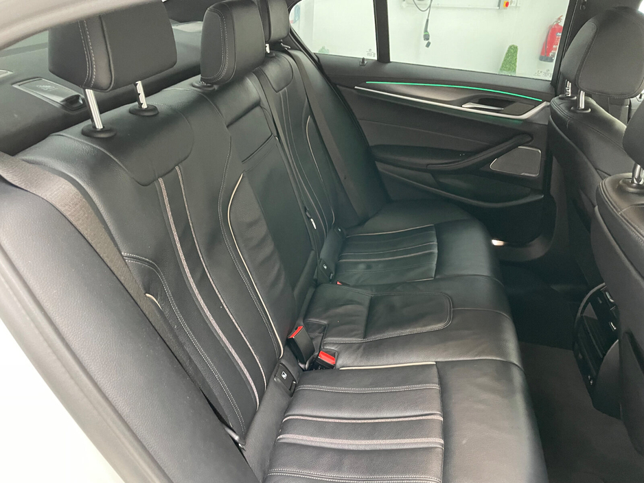 2021 BMW 5 Series - image 13