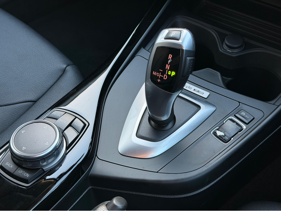 2017 BMW 1 Series - image 26