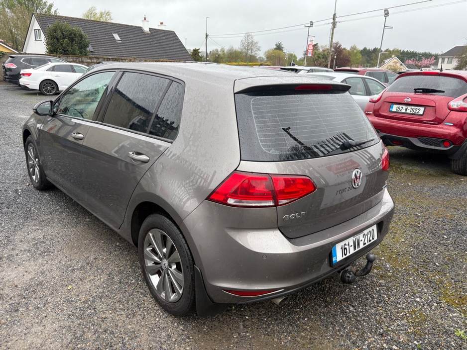 2016 Volkswagen Golf - image 5