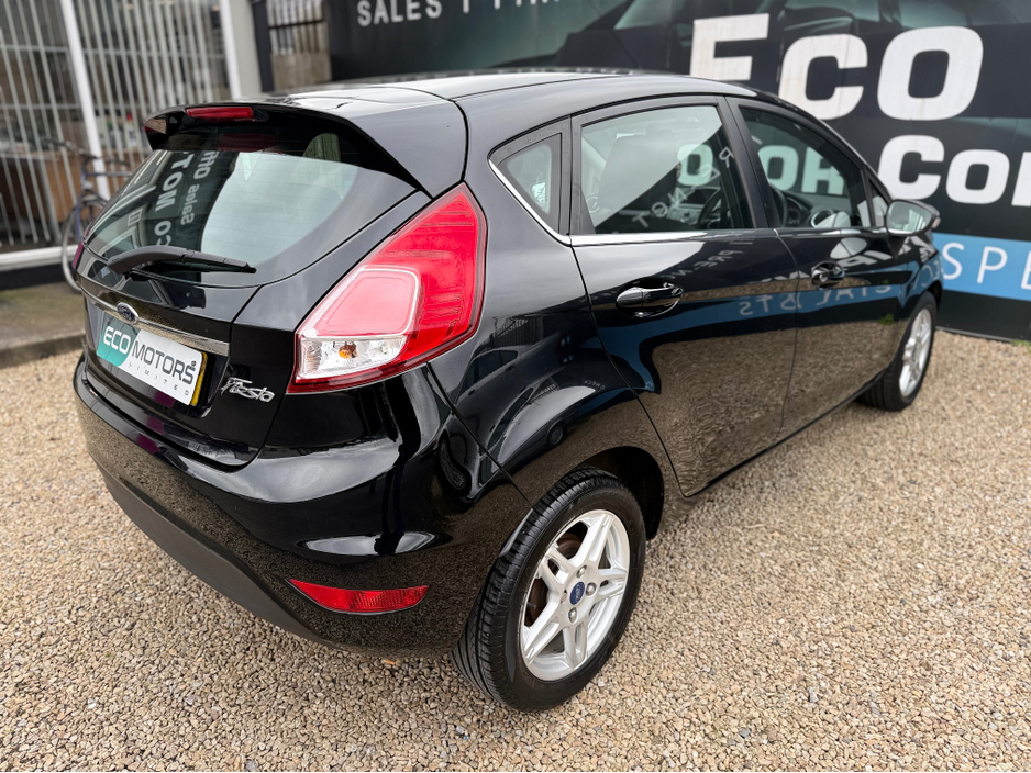 2013 Ford Fiesta - image 4