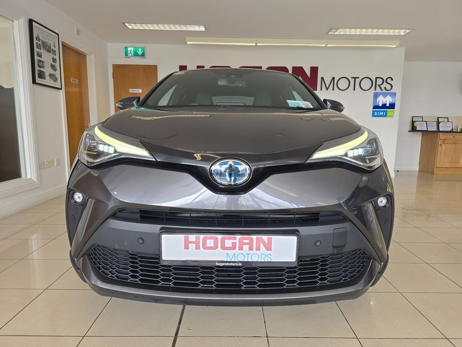 2023 Toyota C-HR - image 2
