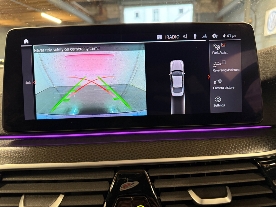 2022 BMW 5 Series - image 15