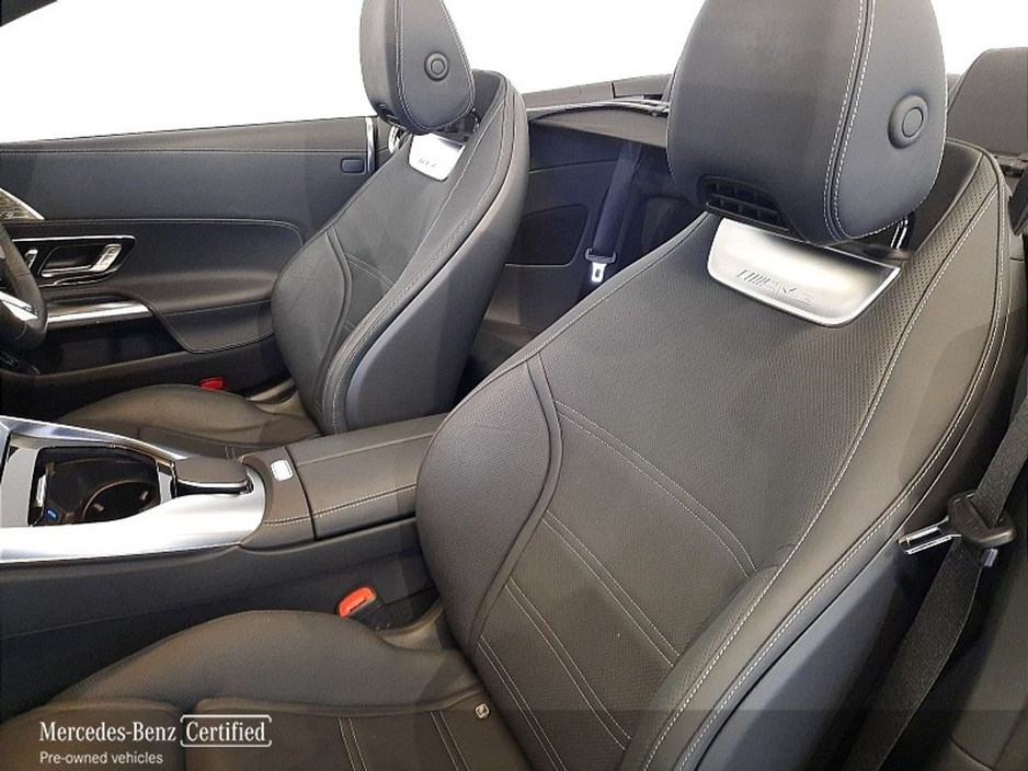 2023 Mercedes-Benz SL Class AMG MERCEDES-AMG SL 43 €99,950