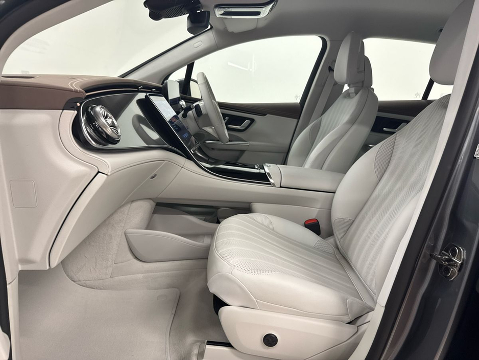 2025 Mercedes-Benz EQE - image 14