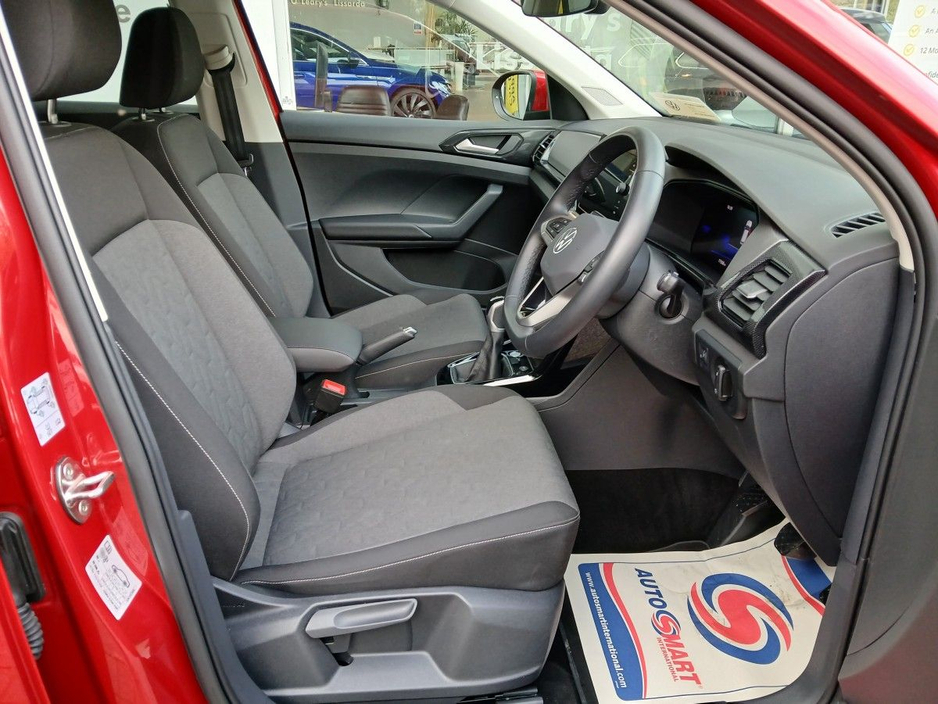 2025 Volkswagen T-Cross 1.0 TSI M5F 95HP Edit 75, Kings Red, 17km. €28,750