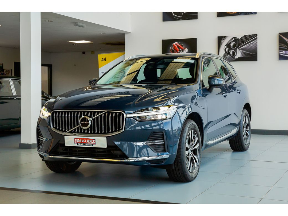 2023 Volvo XC60 - image 3