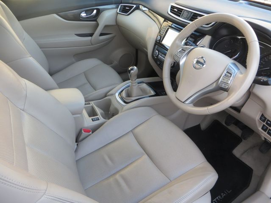 2017 Nissan X-Trail - image 13