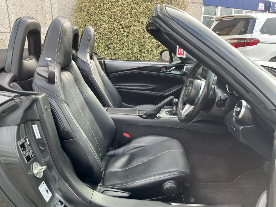 2022 Mazda MX-5 - image 12