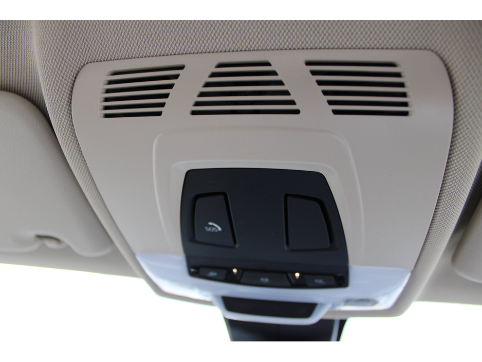 2020 BMW X1 - image 27