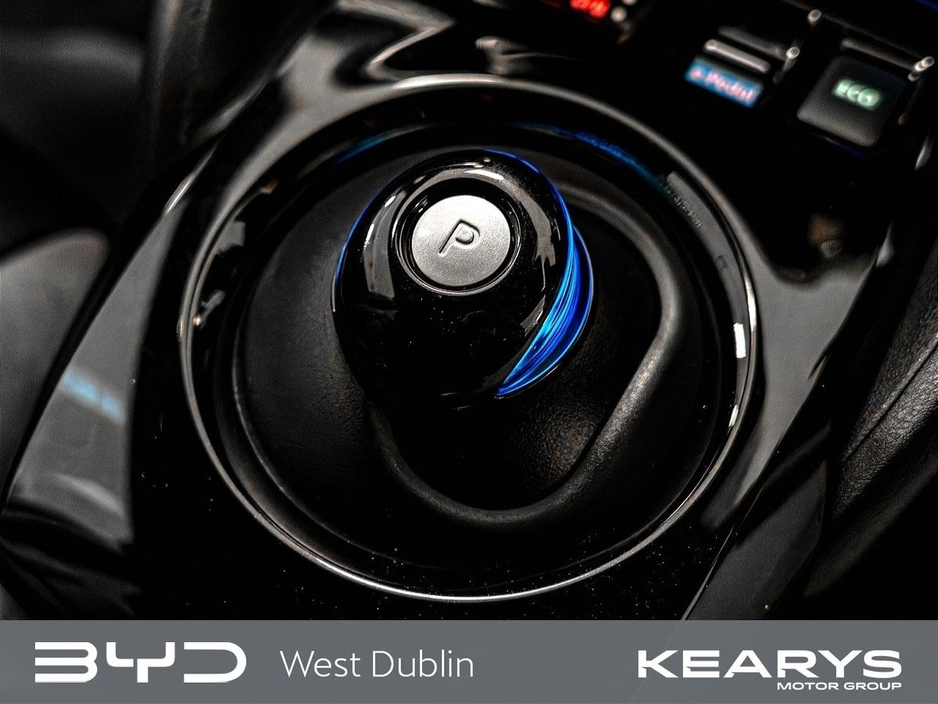 2022 Nissan Leaf - image 26