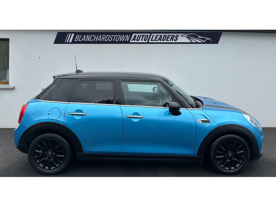 2017 MINI Cooper - image 9