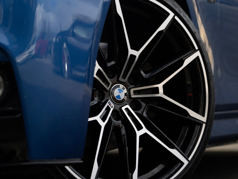 2013 BMW 3 Series - image 7