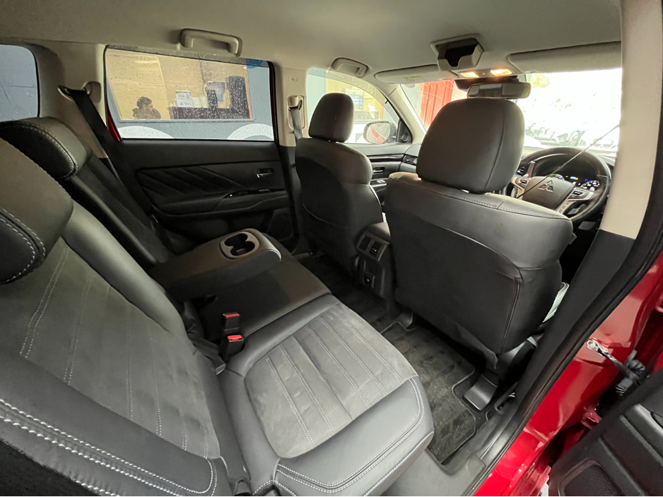 2019 Mitsubishi Outlander - image 16