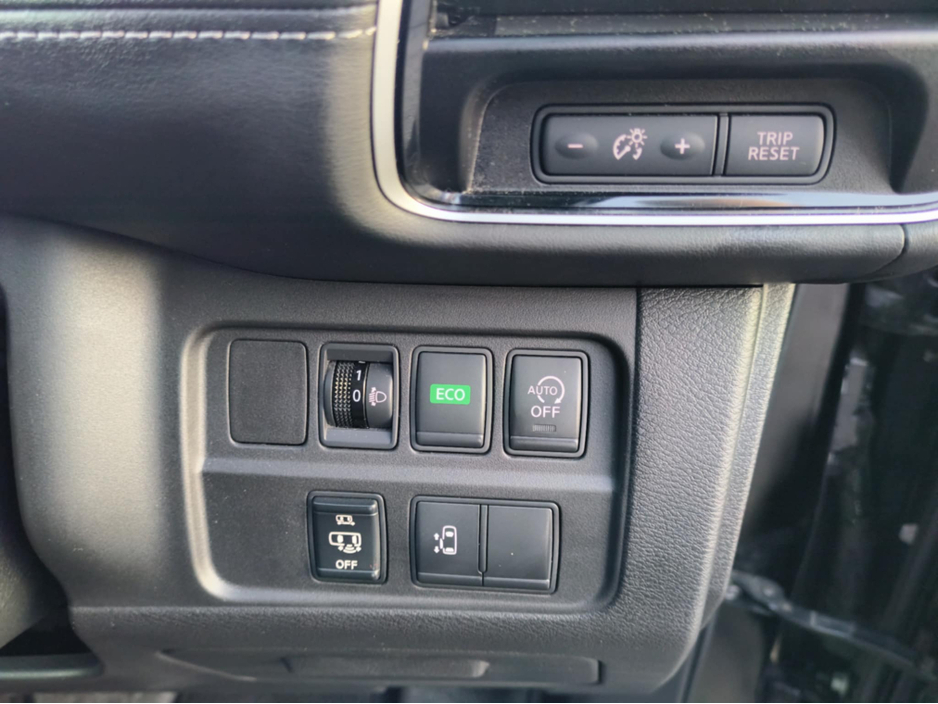 2017 Nissan Serena Highway Star V €19,950