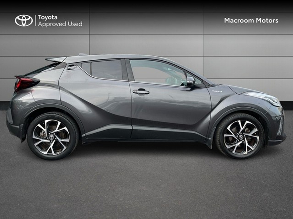 2022 Toyota C-HR - image 3