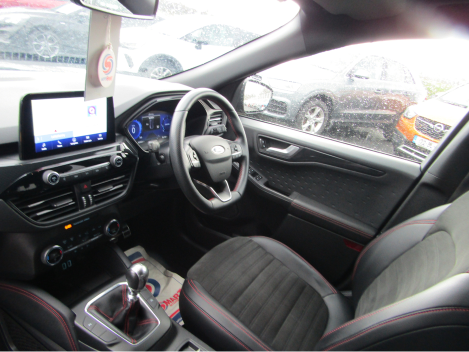 2021 Ford Kuga - image 8