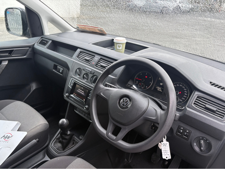 2019 Volkswagen Caddy - image 7