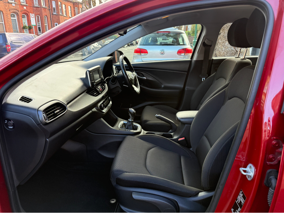 2017 Hyundai i30 - image 9