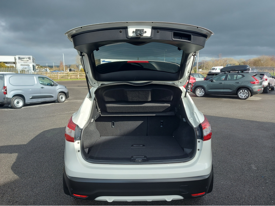 2017 Nissan Qashqai - image 8