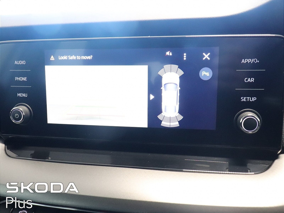 2023 Skoda Octavia - image 16