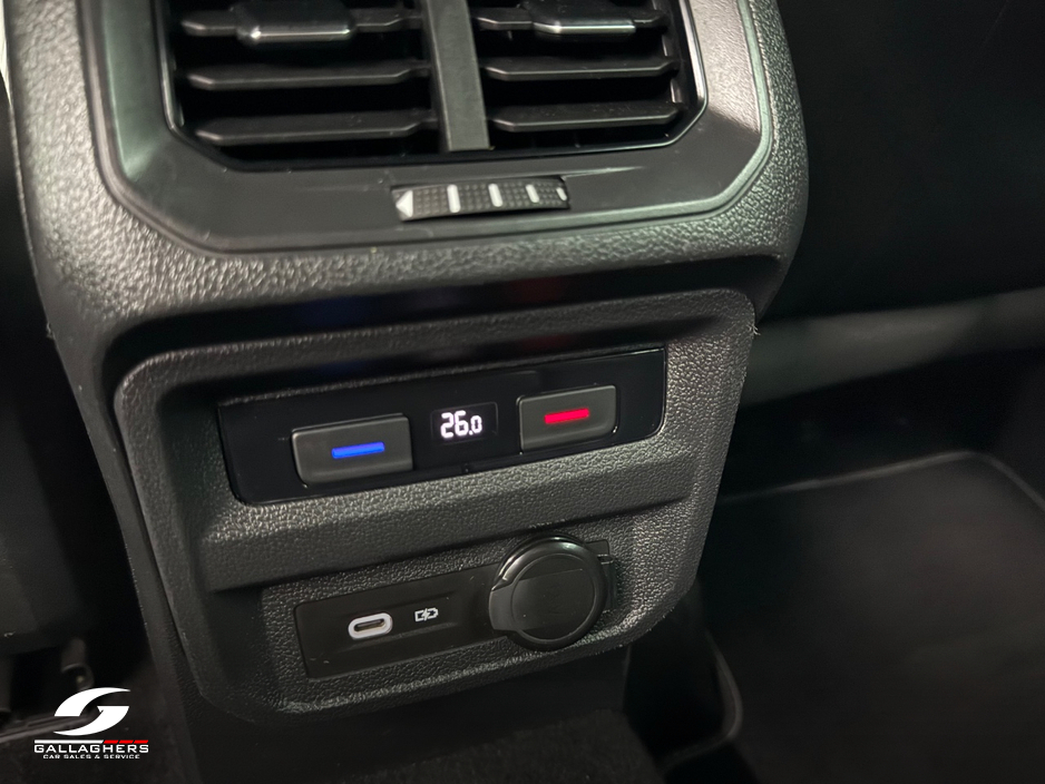 2020 Volkswagen Tiguan - image 29
