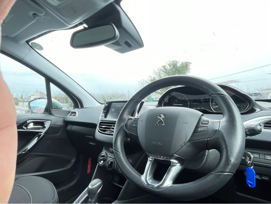 2016 Peugeot 208 1.2 Petrol Automatic LOW KM €9,900