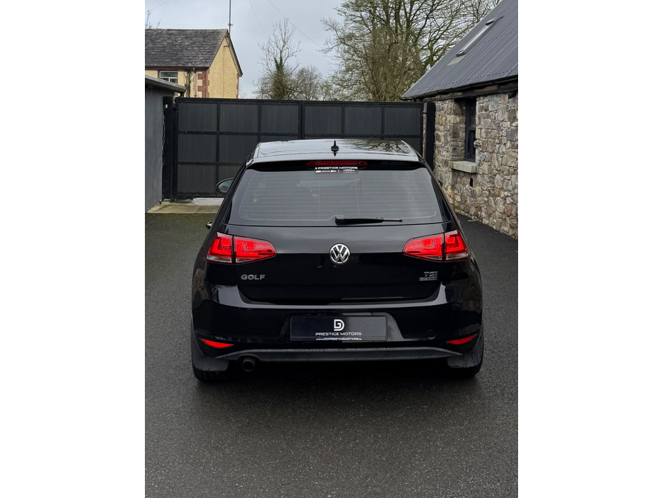 2014 Volkswagen Golf  €13,995